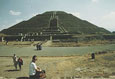 MEXIKO-Inge-an-der-Aztec-Mond-Pyramide